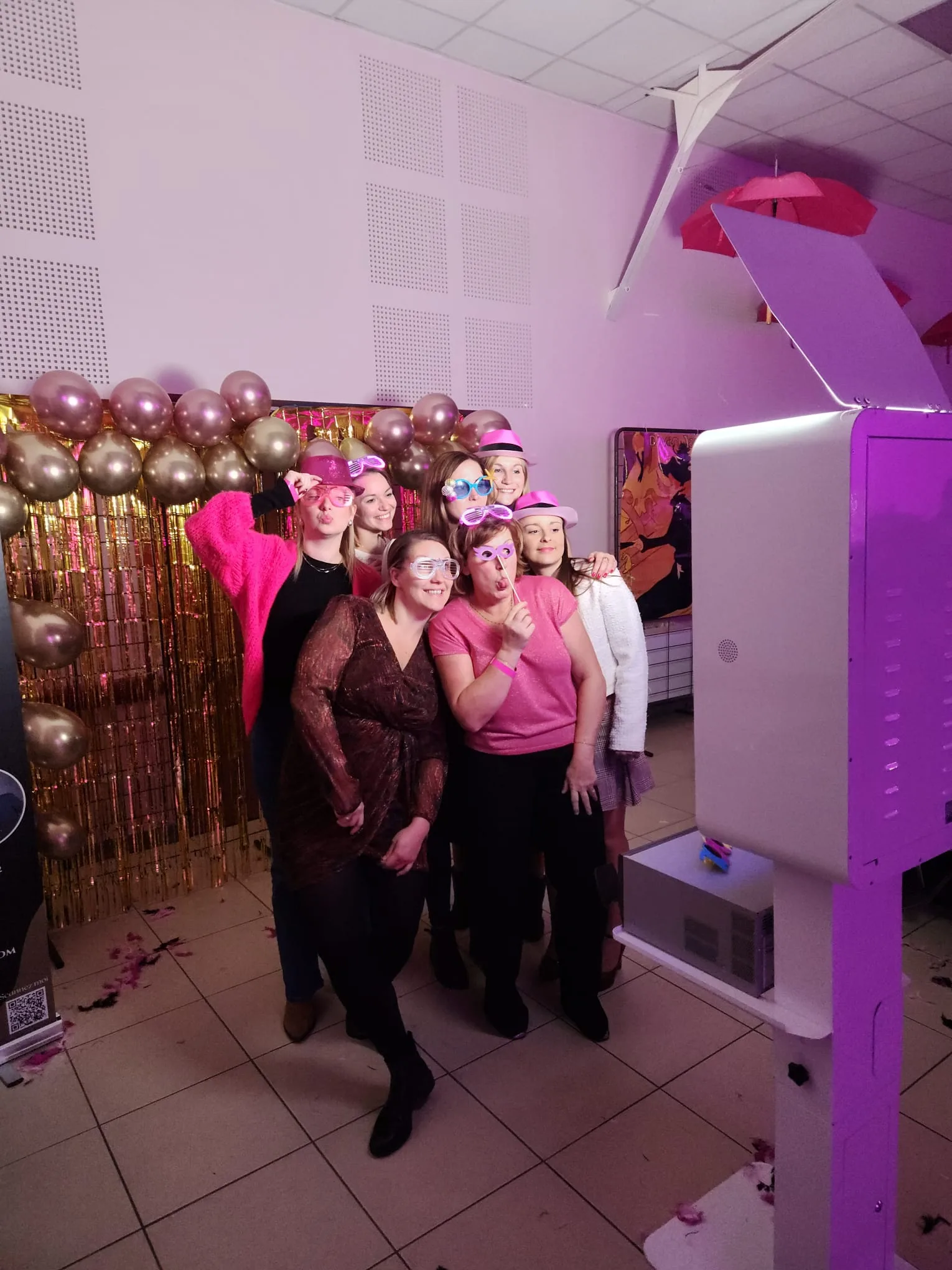 Photobooth 360 Shooting Experience illuminé lors d'une soirée